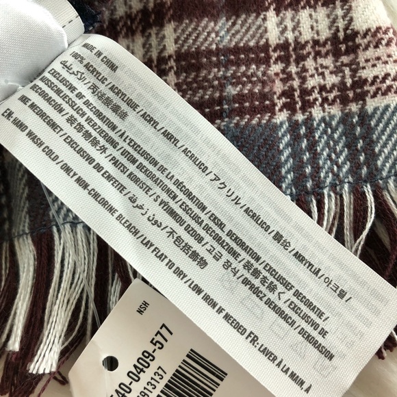 Abercrombie & Fitch Plaid Oversized Scarf - Picture 5 of 6